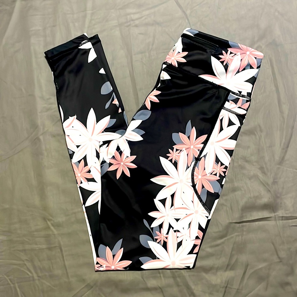 Senita athletics leggings black with pink flowers